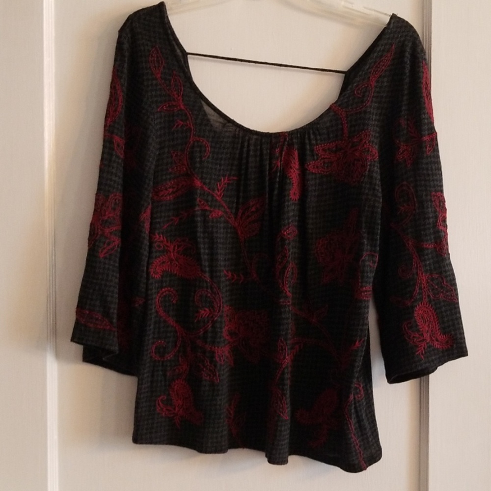 Lucky Brand embroidered top. Small